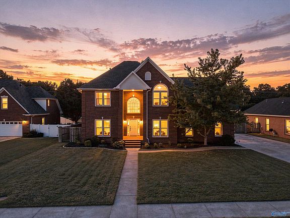 3rd image of 1906 Colony Way SW