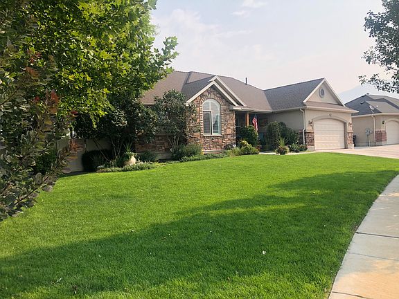 2nd image of 395 E Winchester Dr