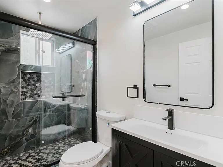 7732 Etiwanda Ave #1/2 — Photo 15