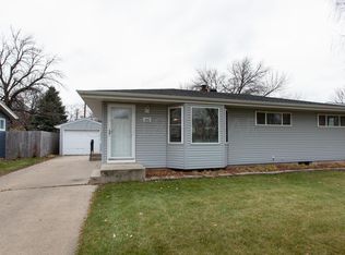1445 19th St S, Fargo, ND 58103
