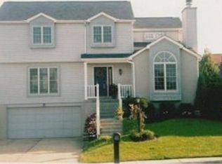 105 Dolores Dr, Irwin, PA