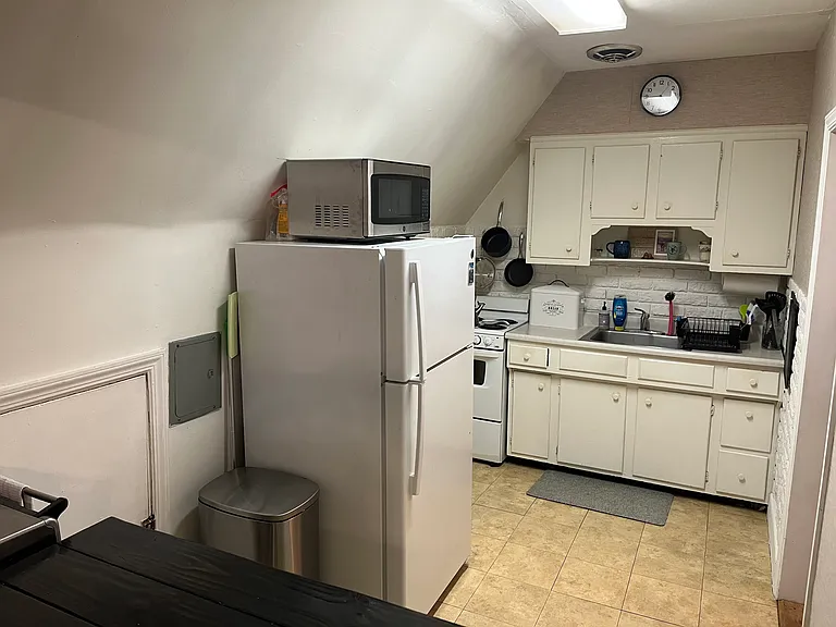 94 Martha Ct #6 — Photo 10