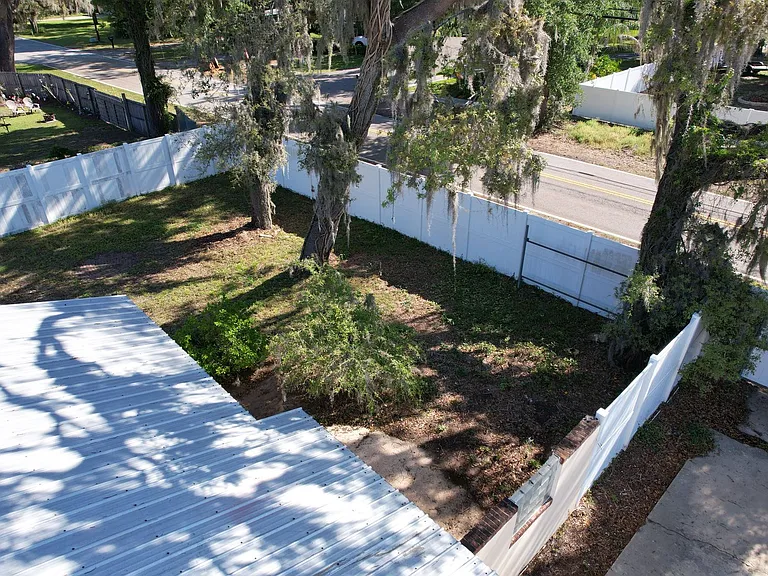 914 Homewood Dr — Photo 21