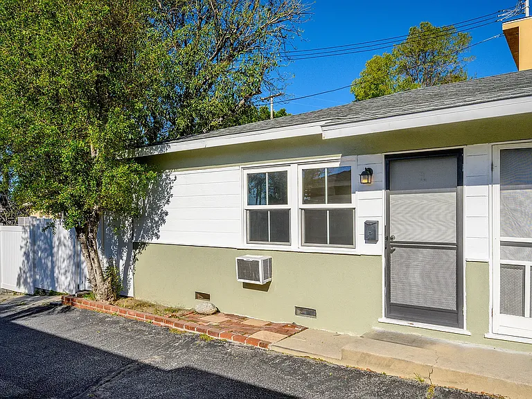 10230 Silverton Ave — Photo 4