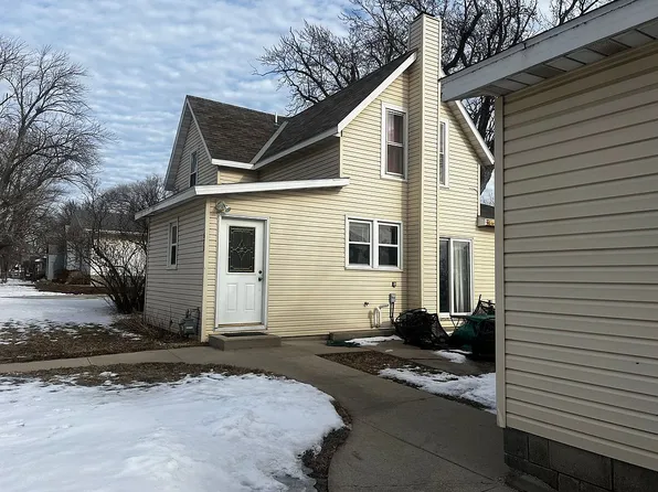 672 S Anna Ave, Lake Crystal, MN 56055