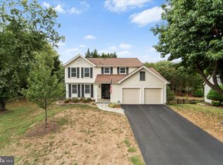 13408 Hidden Meadow Ct, Herndon, VA 20171