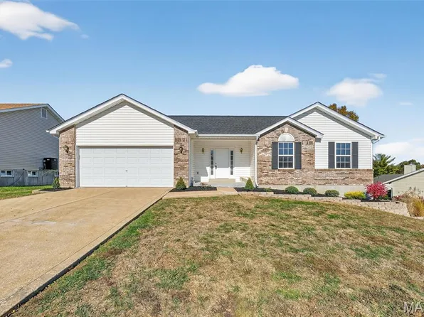 3982 Cambridge Crossing Dr, Saint Charles, MO 63304