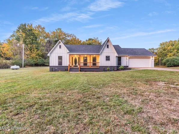 1038 W Oak Grove Rd, Hernando, MS 38632