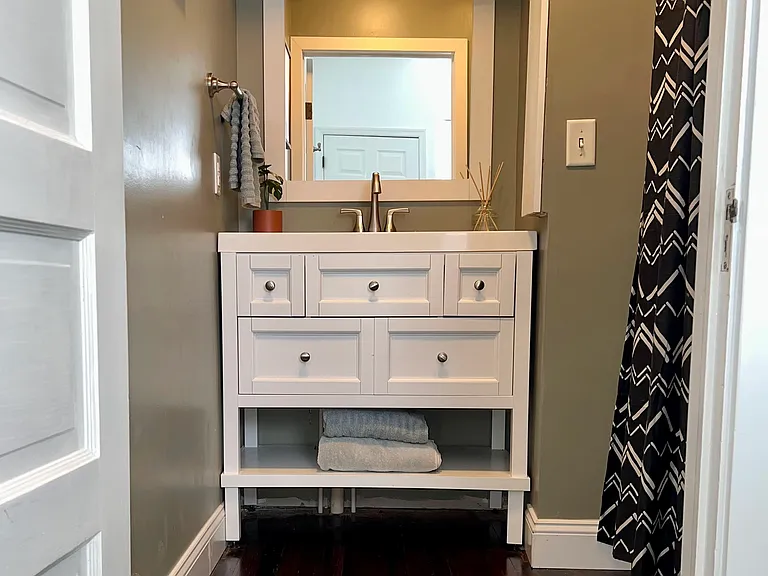 413 Florence Ave — Photo 22