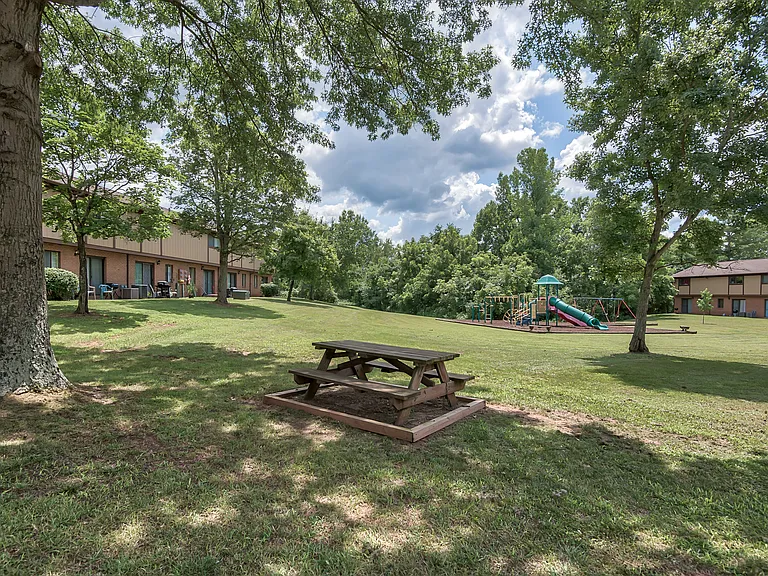 Colonial Terrace and Village Apartments — Photo 26