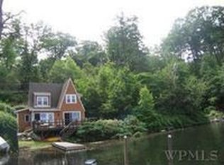 61 Lakefront Rd, Putnam Valley, NY 10579