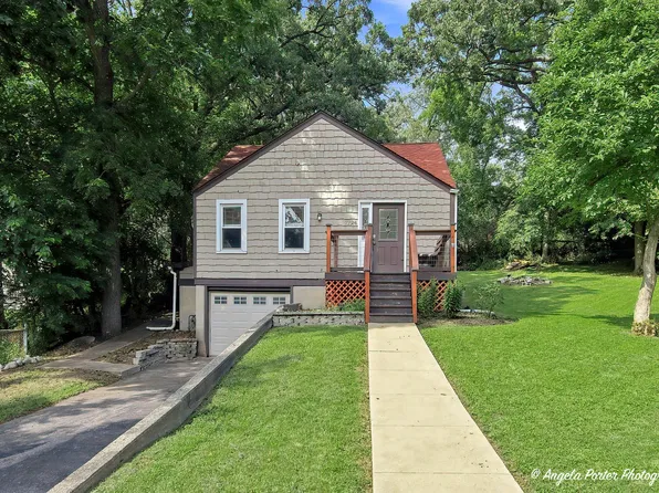 7724 S Oak Rd, Wonder Lake, IL 60097