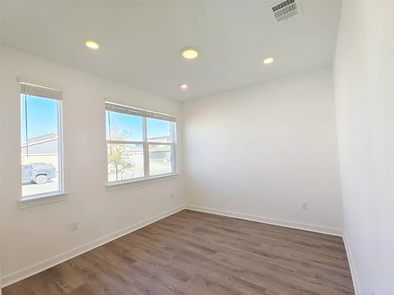 7417 Sagira Path — Photo 7