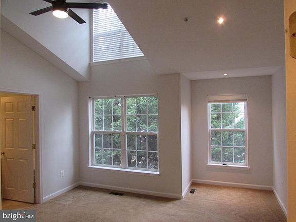 2nd image of 77 Harbour Heights Dr