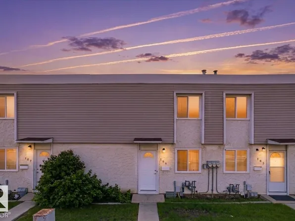 186 Cornell Ct NW, Edmonton, AB T5C 3C3