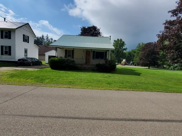 211 Broad St, Saegertown, PA 16433