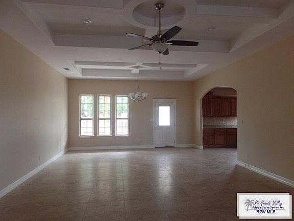 4th image of 610 Knotty Pine Ln