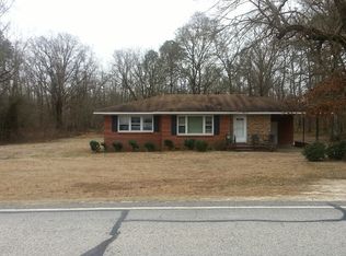 5922 River Rd, Wade, NC 28395