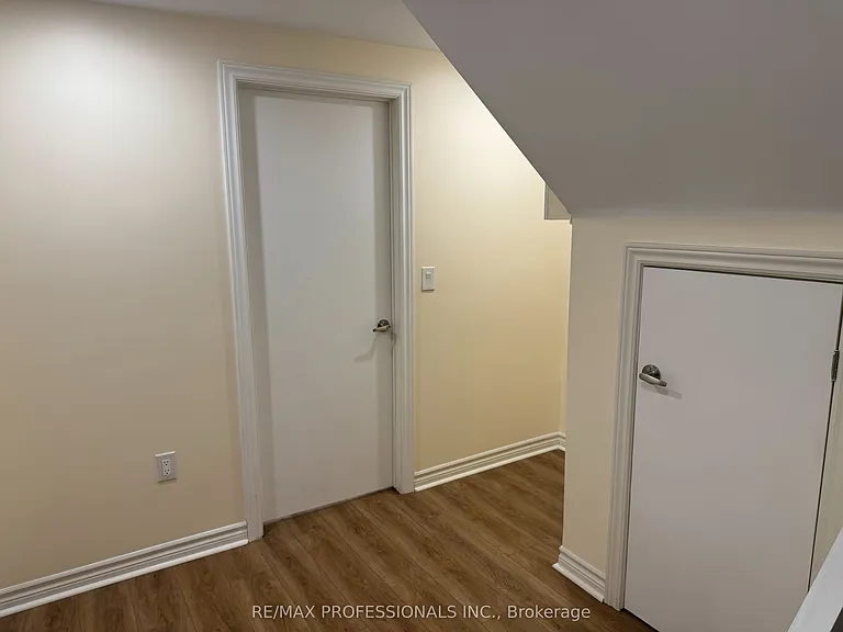 102 Paulart Dr #BASEMENT — Photo 23
