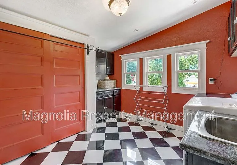 1532 N Nevada Ave — Photo 42