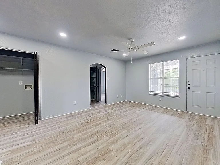 2315 Terrace Dr #D — Photo 4