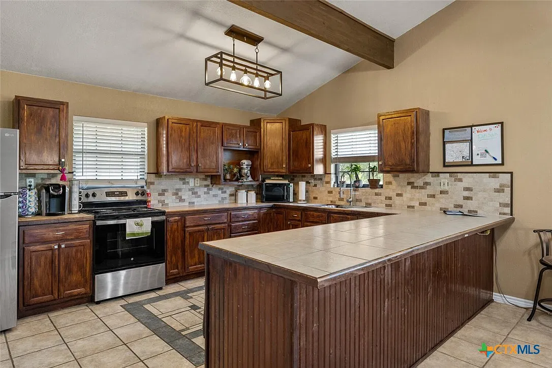 3 bed, 2.0 bath, 1800 sqft, $2,750 — Photo 4