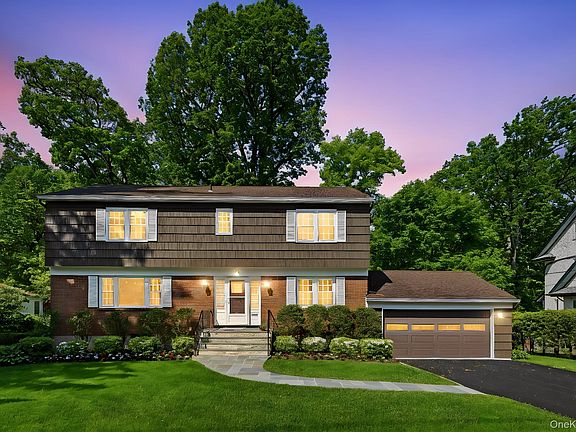 3rd image of 98 Soundview Avenue