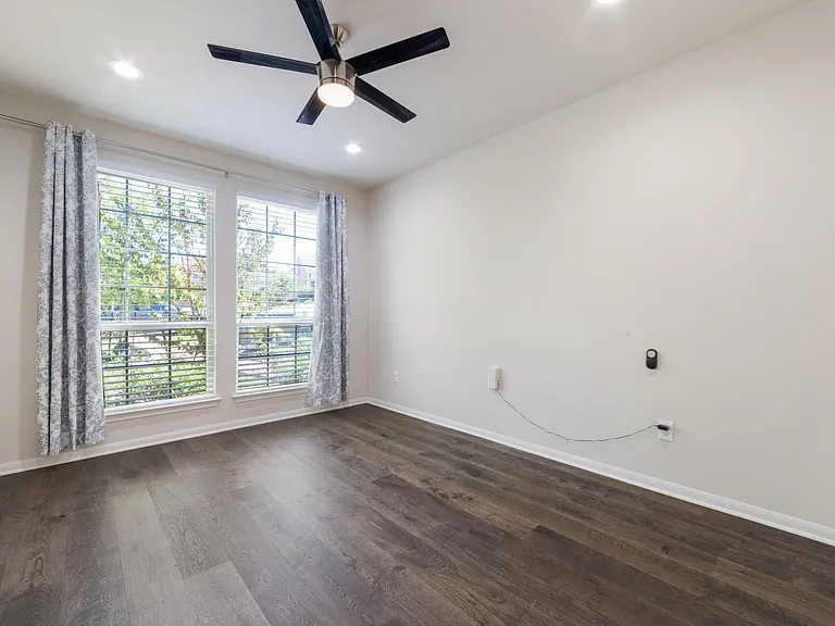 Secondary downstairs suite