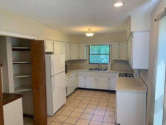 2nd image of 22374 Oak Ln