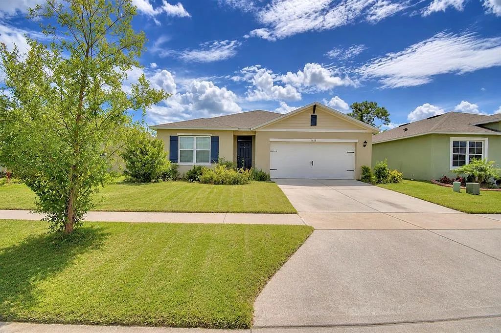4 bed, 2.0 bath, 1828 sqft, $2,300 — Photo 4