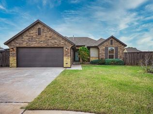 11216 SW 37th Ct, Mustang, OK 73064