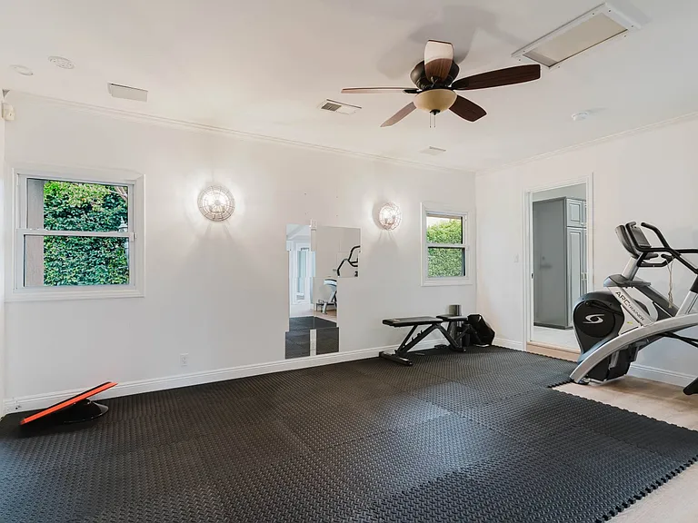 13405 Tiara St — Photo 25
