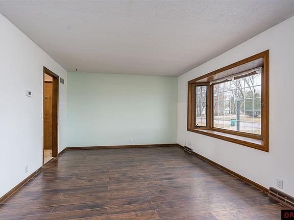 5th image of 1320 Hazel St