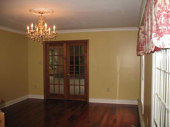 Dining Room w/New Hardwood Flooring