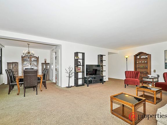 Living Room / Dining Room