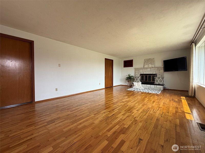 5th image of 3903 W Nixon Street