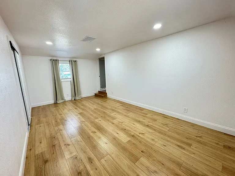 1807 W Kentucky Ave — Photo 7