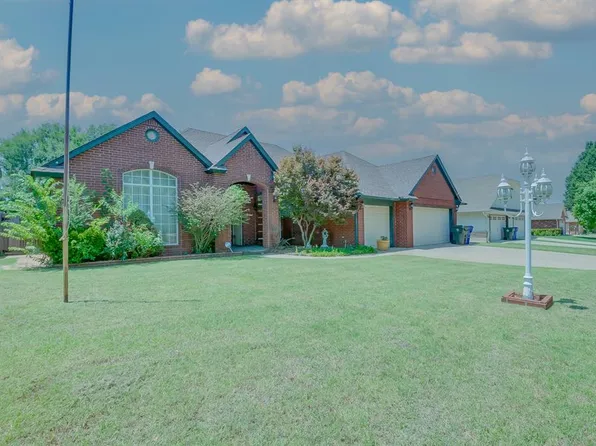 821 Leisure Dr, Midwest City, OK 73110