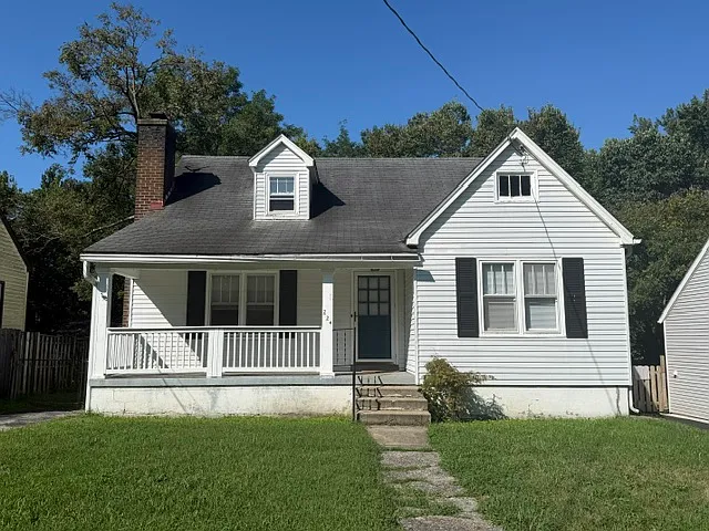 3 bed, 1326 sqft, $1,800 — Photo 1