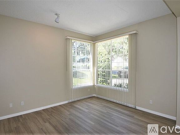 5th image of 1224 Brampton Pl