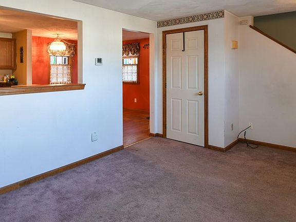 5th image of 17 Christie Dr #2