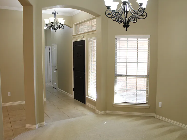 8100 Mountain Cedar Dr — Photo 9