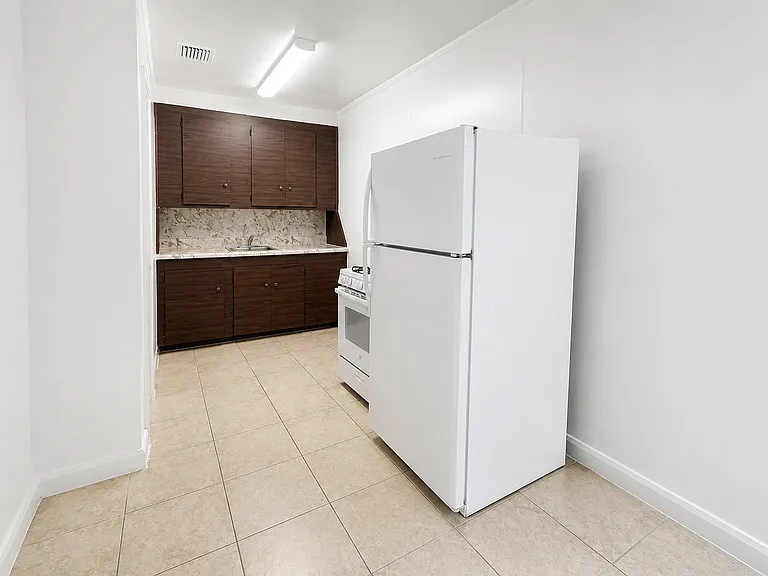 1556 Polk St — Photo 18