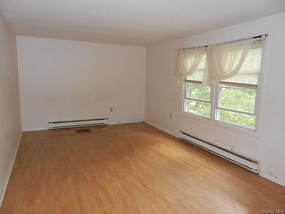 4th image of 54 Kentview Dr