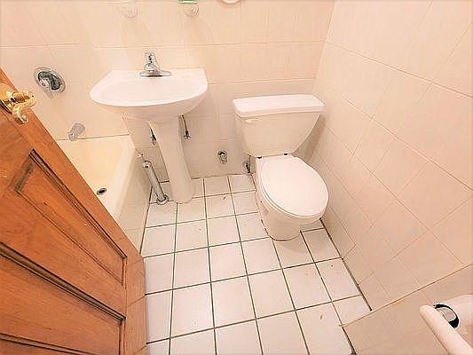 5th image of 447 W 43rd St #X