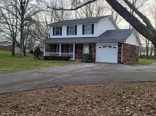 208 Goldenhead Dr, Berea, KY