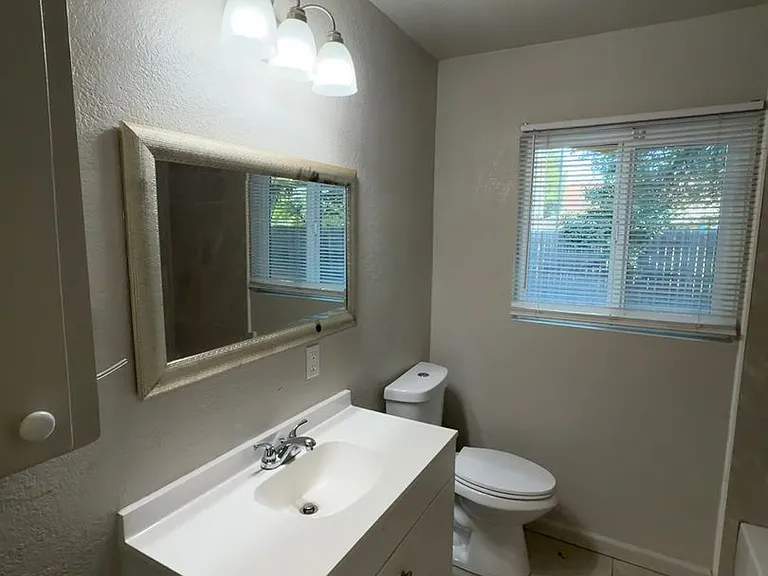 930 De Moll Dr — Photo 10