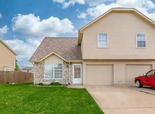 1113 Dean Dr, Grain Valley, MO 64029