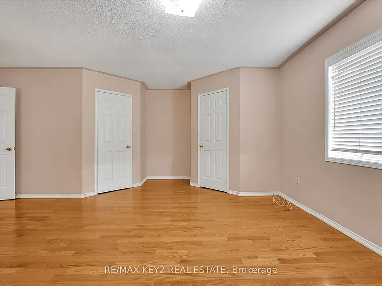 633 Caboto Trl — Photo 20