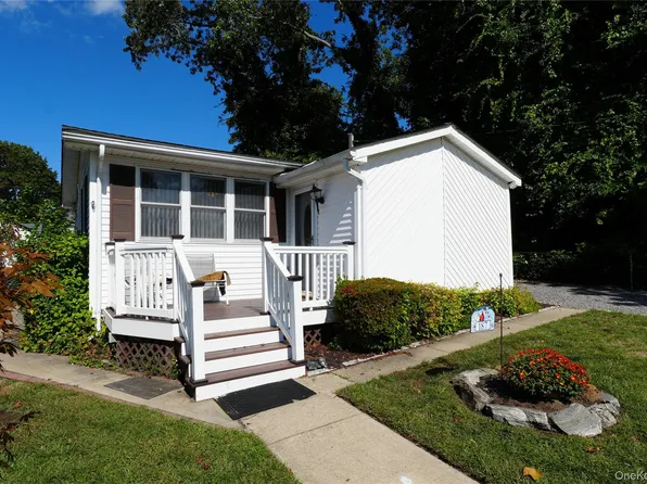 187 N Huron Street, Ronkonkoma, NY 11779